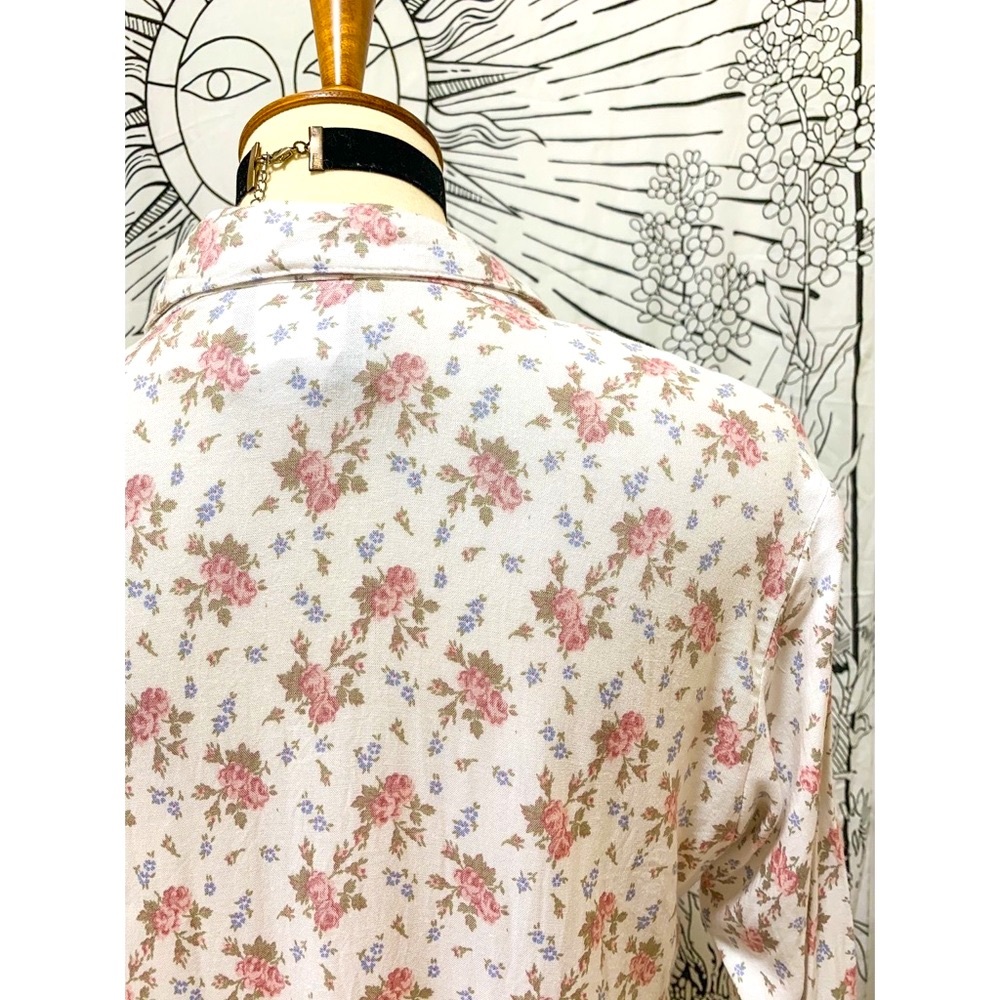 🌈 Stylish Vintage button shirt